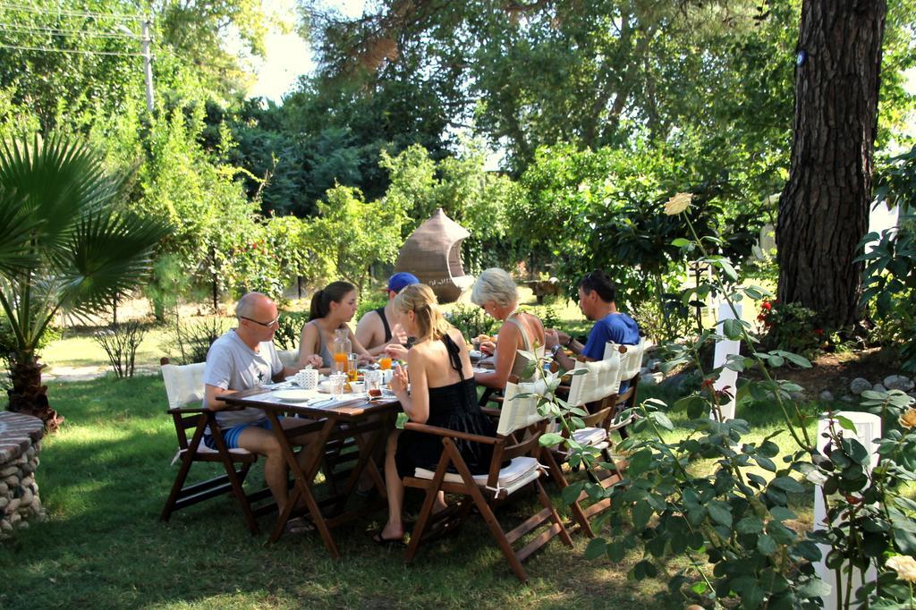 Defne Pension Чирали Екстериор снимка